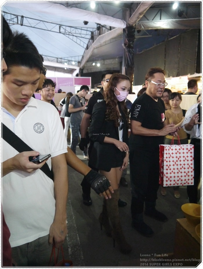 20251027_-76 20251027_-76