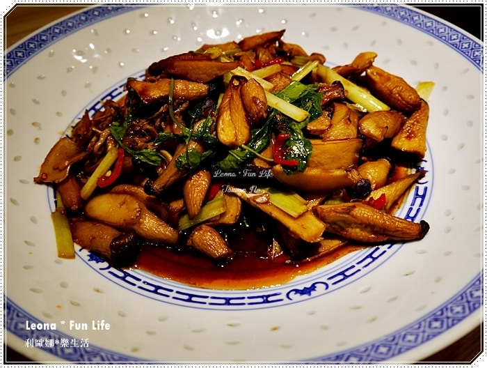 20251027_-157 20251027_-157