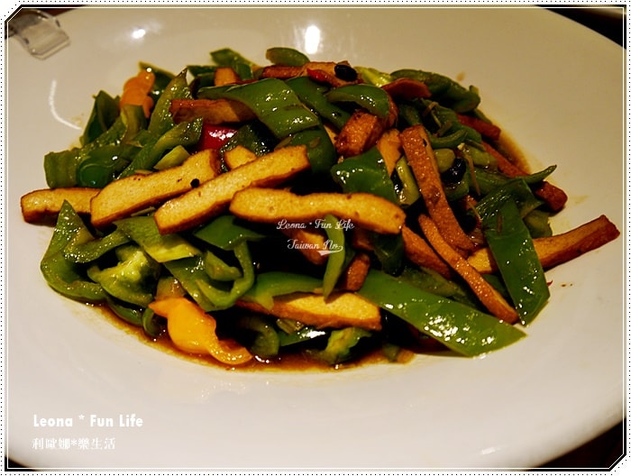 20251027_-158 20251027_-158