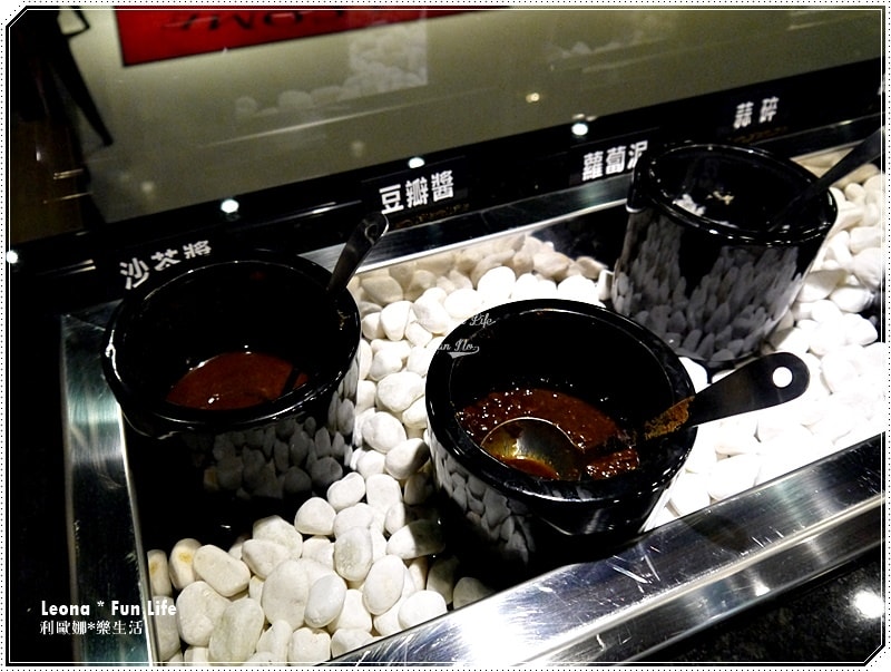 20251027_-223 20251027_-223