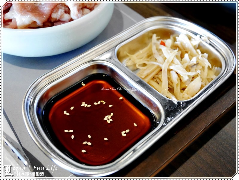 20251027_-176 20251027_-176