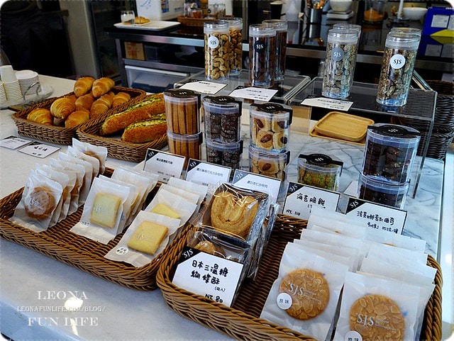 20251027_-181 20251027_-181