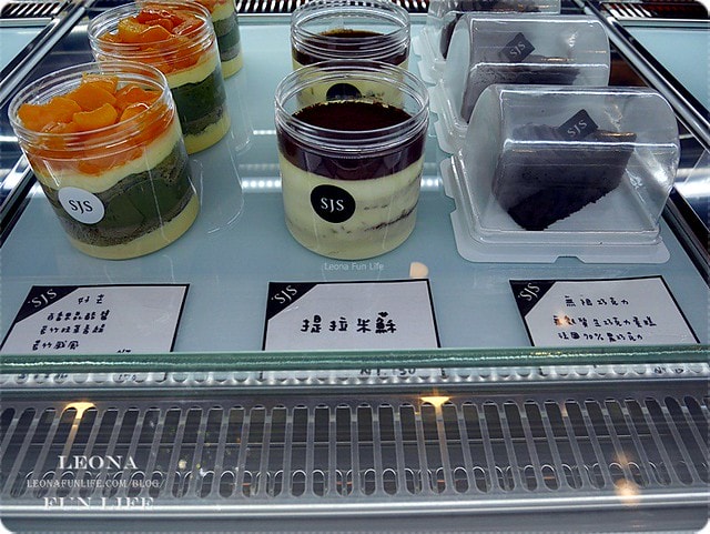 20251027_-182 20251027_-182