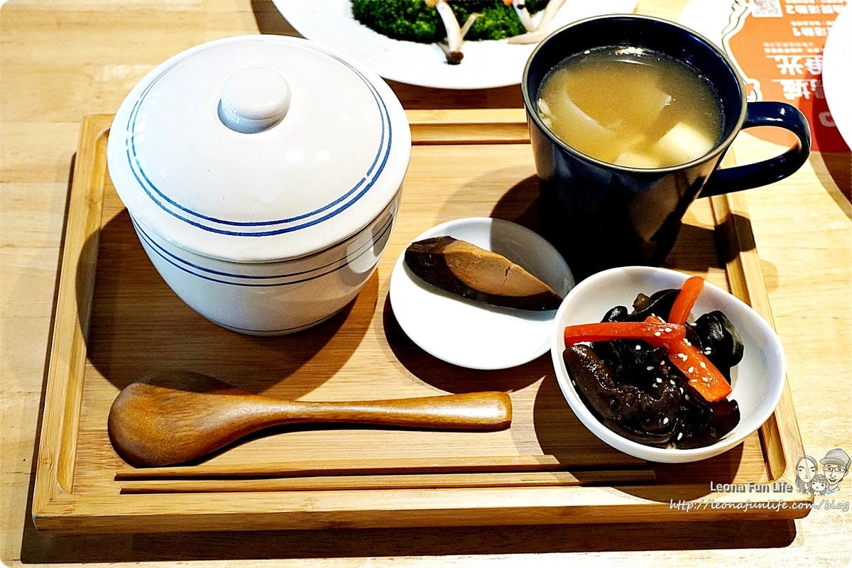 20251027_-156 20251027_-156