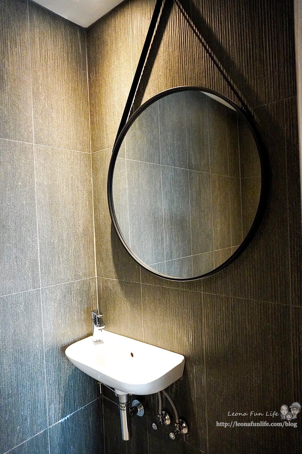 20251027_-423 20251027_-423