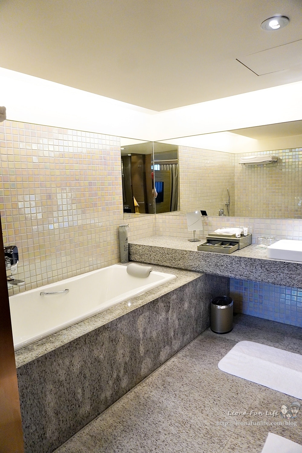 20251027_-127 20251027_-127