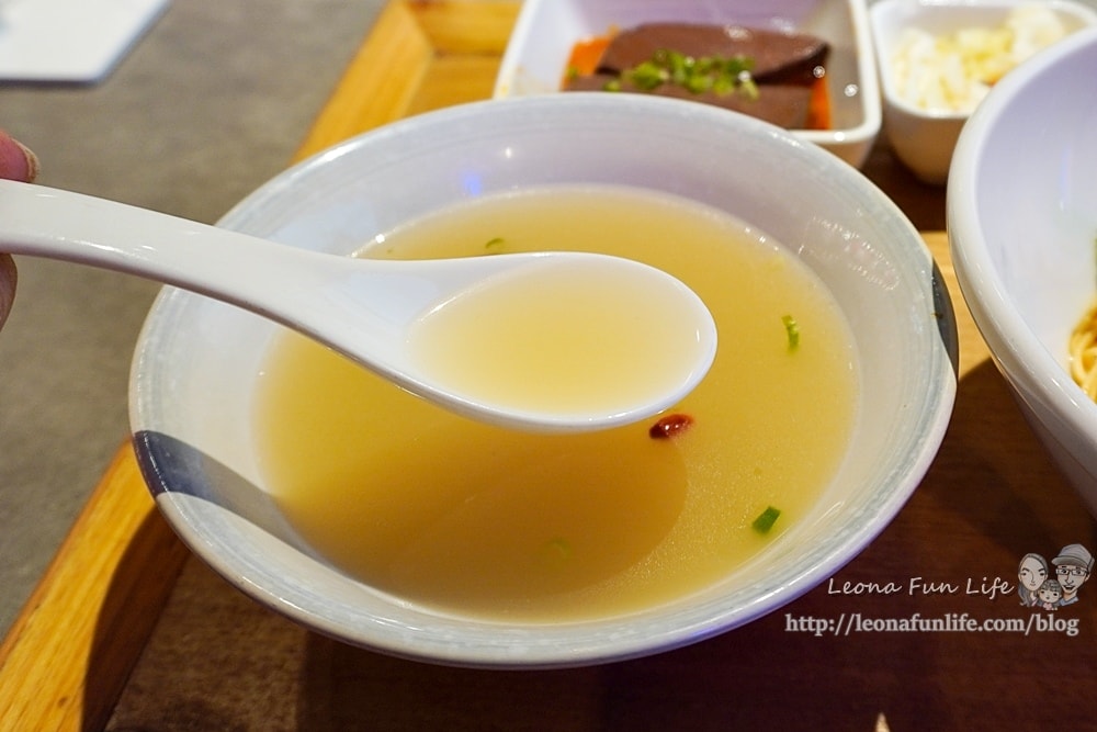 20251027_-296 20251027_-296