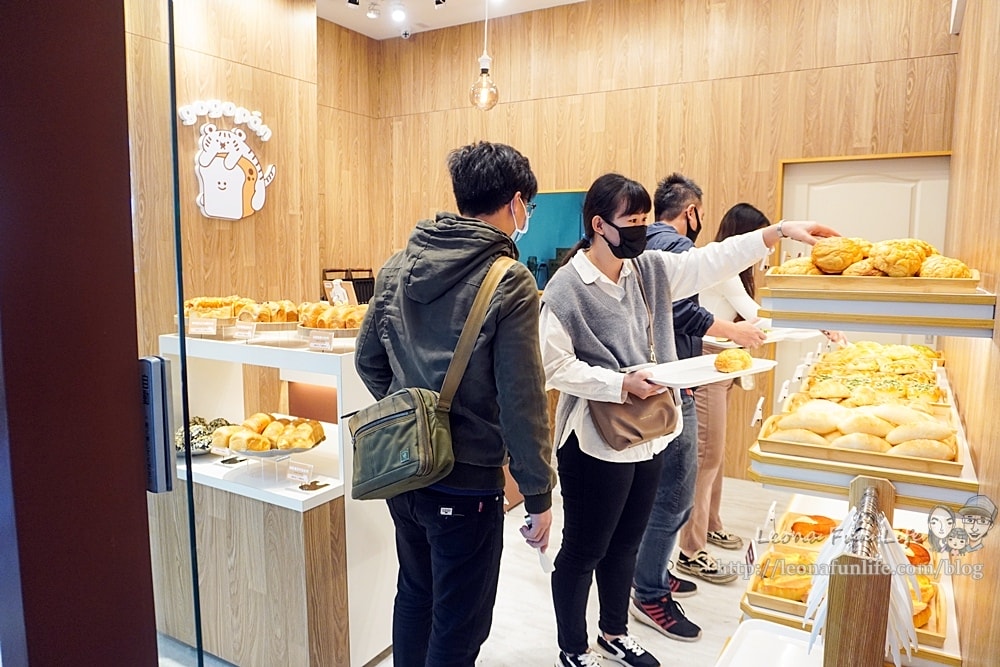 20251027_-124 20251027_-124