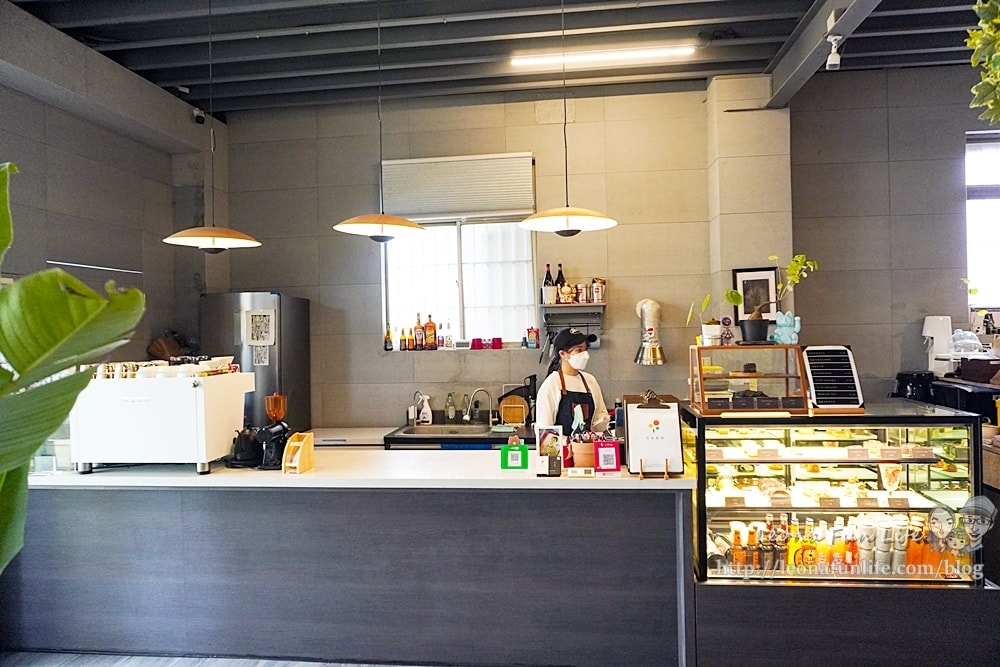 20251027_-137 20251027_-137