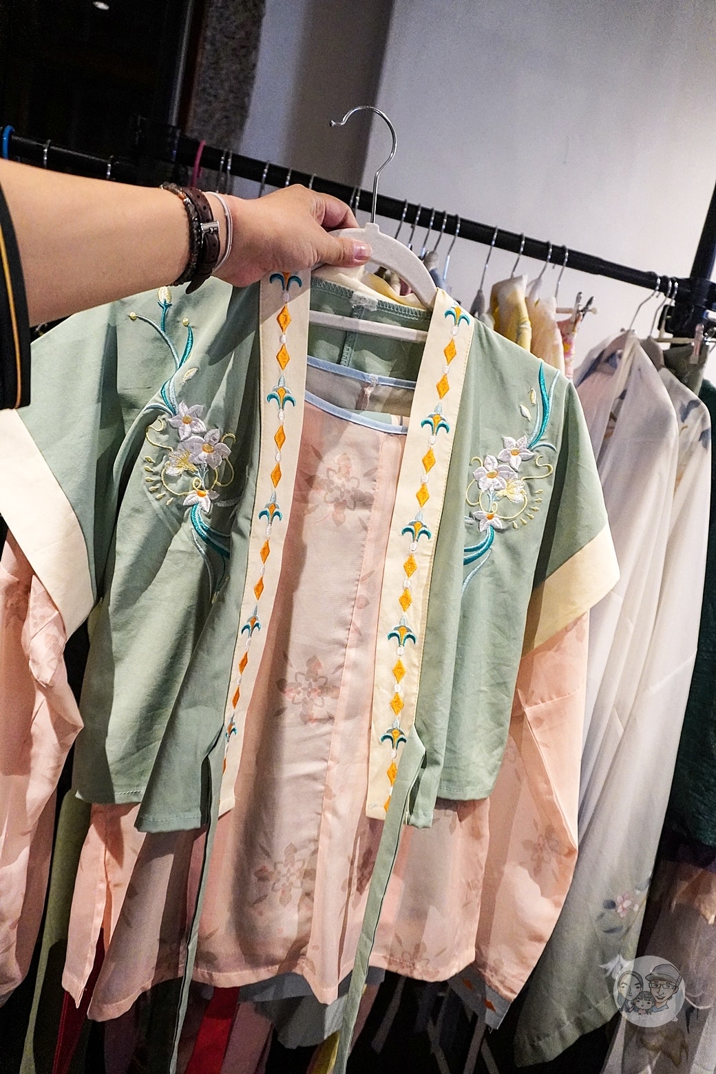 20251027_-335 20251027_-335