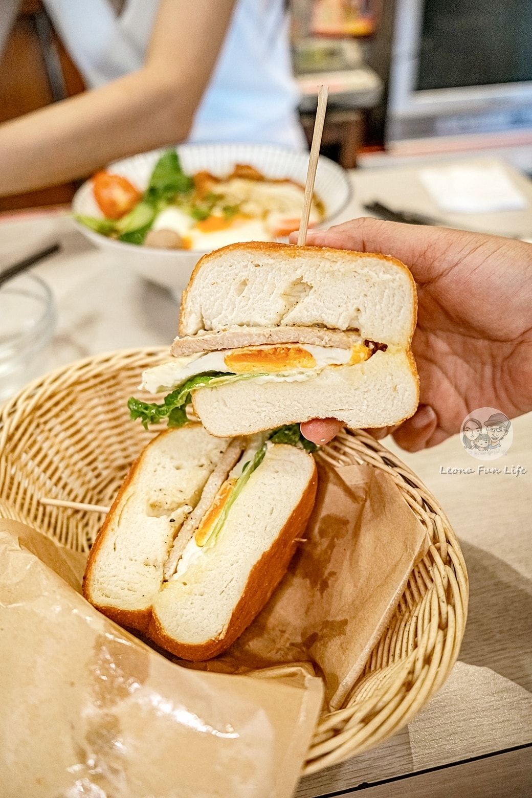 20251027_-418 20251027_-418