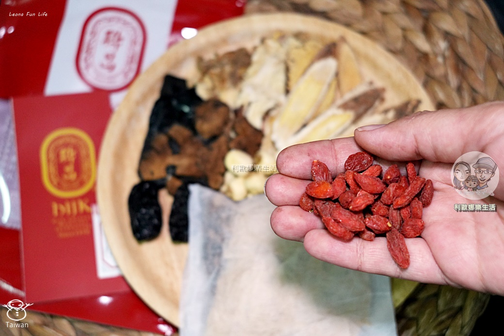 藥膳火鍋必備|聯昌八珍/何首烏燉包開箱!完美防潮,中藥材不再受潮變質 - 第14張圖 藥膳火鍋必備|聯昌八珍/何首烏燉包開箱!完美防潮,中藥材不再受潮變質