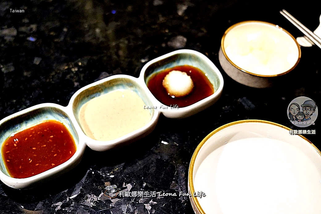 台中頂級火鍋推薦|匠極緻鍋物-雙人奢華套餐:專人桌邊服務,帝王蟹與頂級海陸的感官盛宴 - 第11張圖 台中頂級火鍋推薦|匠極緻鍋物-雙人奢華套餐:專人桌邊服務,帝王蟹與頂級海陸的感官盛宴