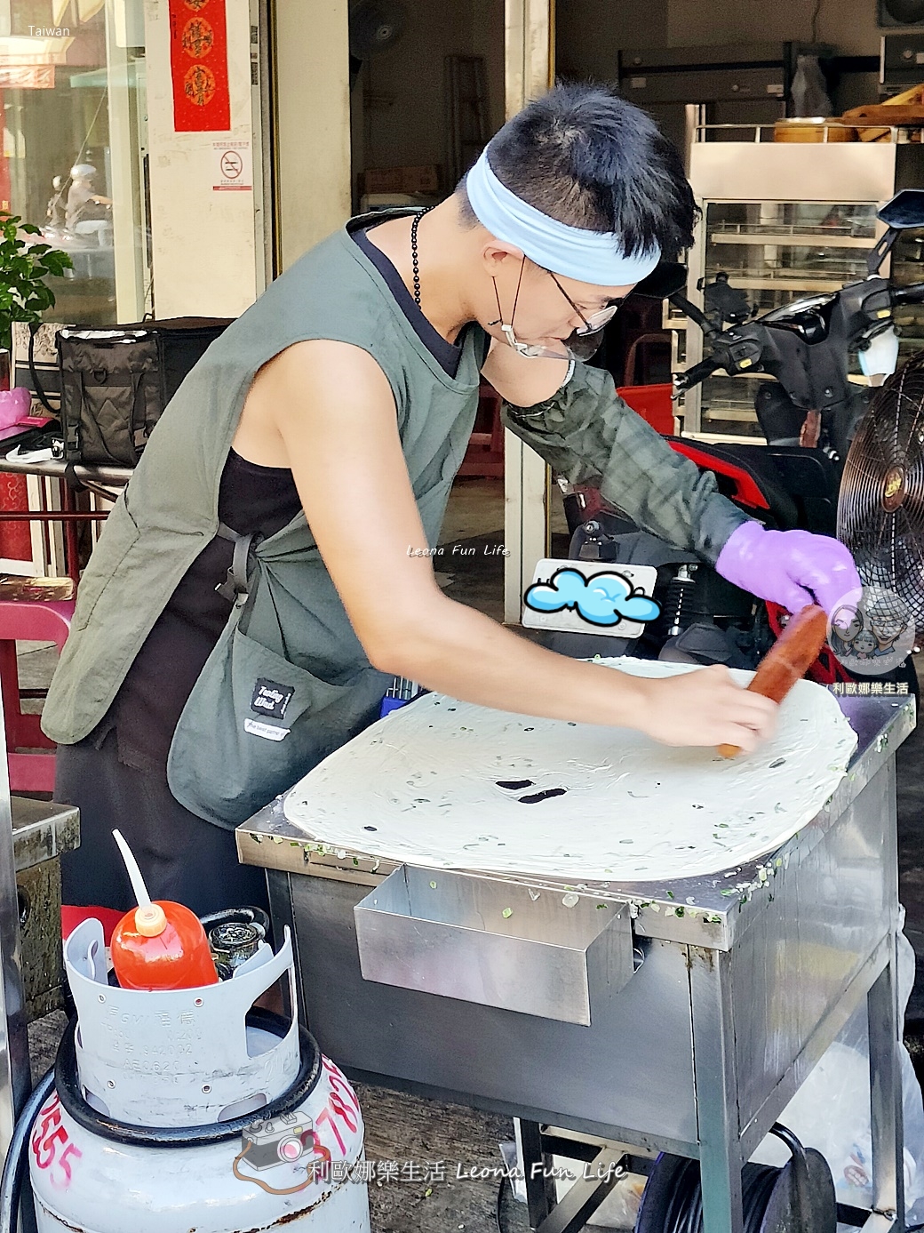 台中太平下午茶|來一張蔥油餅：中興路排隊點心！現揉現煎的酥脆口感，十三種風味任你搭