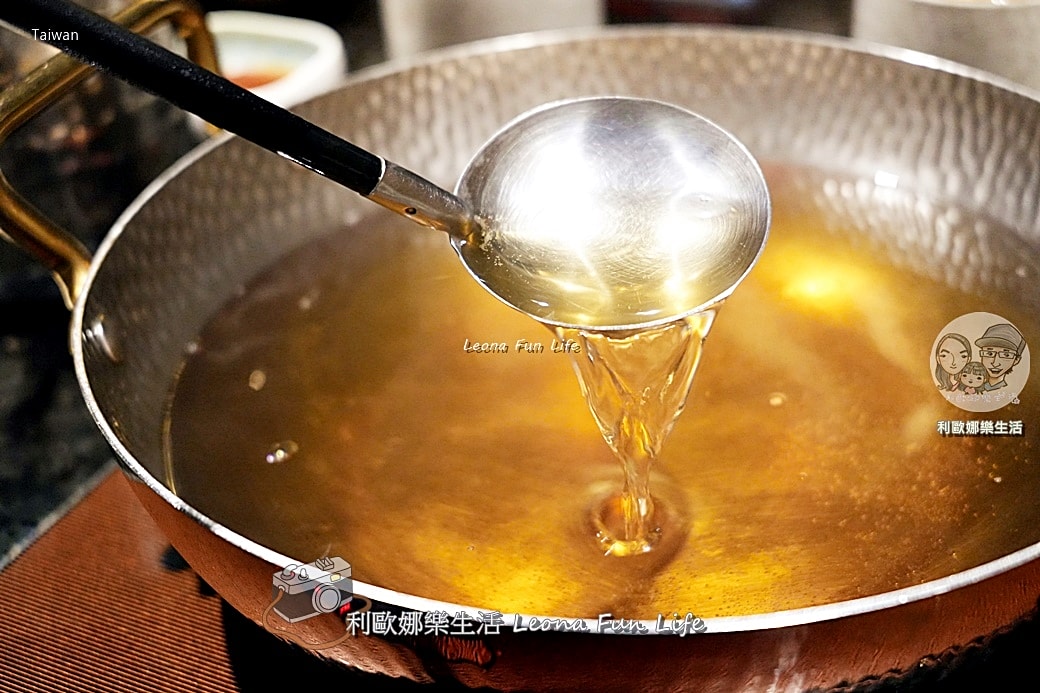 台中頂級火鍋推薦|匠極緻鍋物-雙人奢華套餐:專人桌邊服務,帝王蟹與頂級海陸的感官盛宴 - 第14張圖 台中頂級火鍋推薦|匠極緻鍋物-雙人奢華套餐:專人桌邊服務,帝王蟹與頂級海陸的感官盛宴