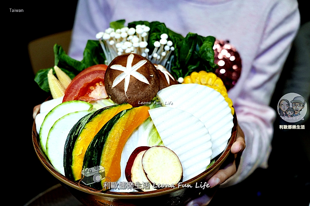 台中頂級火鍋推薦|匠極緻鍋物-雙人奢華套餐:專人桌邊服務,帝王蟹與頂級海陸的感官盛宴 - 第18張圖 台中頂級火鍋推薦|匠極緻鍋物-雙人奢華套餐:專人桌邊服務,帝王蟹與頂級海陸的感官盛宴