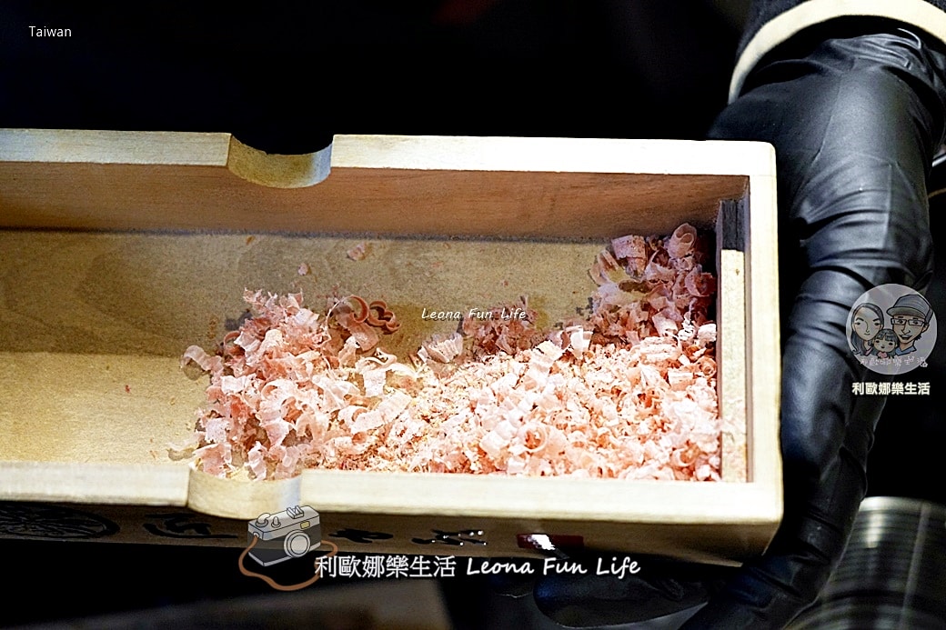 台中頂級火鍋推薦|匠極緻鍋物-雙人奢華套餐:專人桌邊服務,帝王蟹與頂級海陸的感官盛宴 - 第16張圖 台中頂級火鍋推薦|匠極緻鍋物-雙人奢華套餐:專人桌邊服務,帝王蟹與頂級海陸的感官盛宴