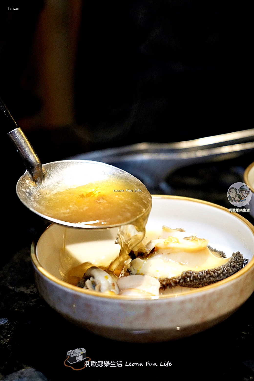 台中頂級火鍋推薦|匠極緻鍋物-雙人奢華套餐:專人桌邊服務,帝王蟹與頂級海陸的感官盛宴 - 第29張圖 台中頂級火鍋推薦|匠極緻鍋物-雙人奢華套餐:專人桌邊服務,帝王蟹與頂級海陸的感官盛宴