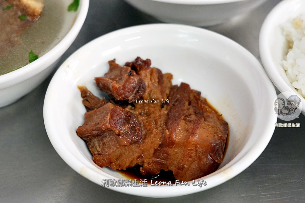 台中南區|第三市場傳統早午餐-大台北圓環魯肉飯:入味爌肉飯與鮮美的草菇排骨酥麵 - 第10張圖 台中南區|第三市場傳統早午餐-大台北圓環魯肉飯:入味爌肉飯與鮮美的草菇排骨酥麵