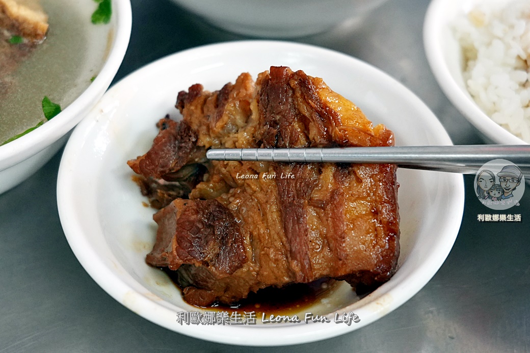 台中南區|第三市場傳統早午餐-大台北圓環魯肉飯:入味爌肉飯與鮮美的草菇排骨酥麵 - 第11張圖 台中南區|第三市場傳統早午餐-大台北圓環魯肉飯:入味爌肉飯與鮮美的草菇排骨酥麵