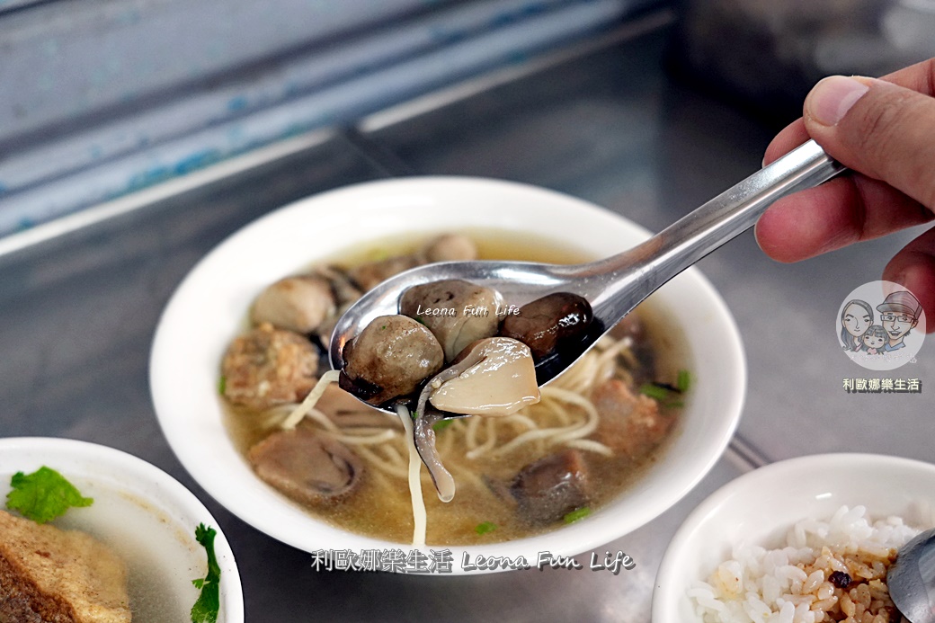 台中南區|第三市場傳統早午餐-大台北圓環魯肉飯:入味爌肉飯與鮮美的草菇排骨酥麵 - 第12張圖 台中南區|第三市場傳統早午餐-大台北圓環魯肉飯:入味爌肉飯與鮮美的草菇排骨酥麵