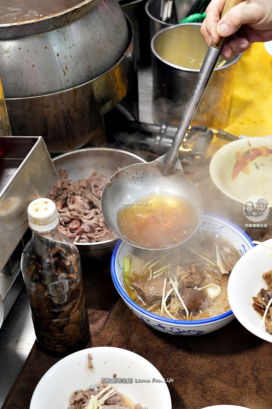 高雄興中夜市美食|羊家號羊肉1975-在地人帶路必嚐,大火爆炒羊肉燴飯、甘醇羊肉湯免費續! - 第20張圖 高雄興中夜市美食|羊家號羊肉1975-在地人帶路必嚐,大火爆炒羊肉燴飯、甘醇羊肉湯免費續!