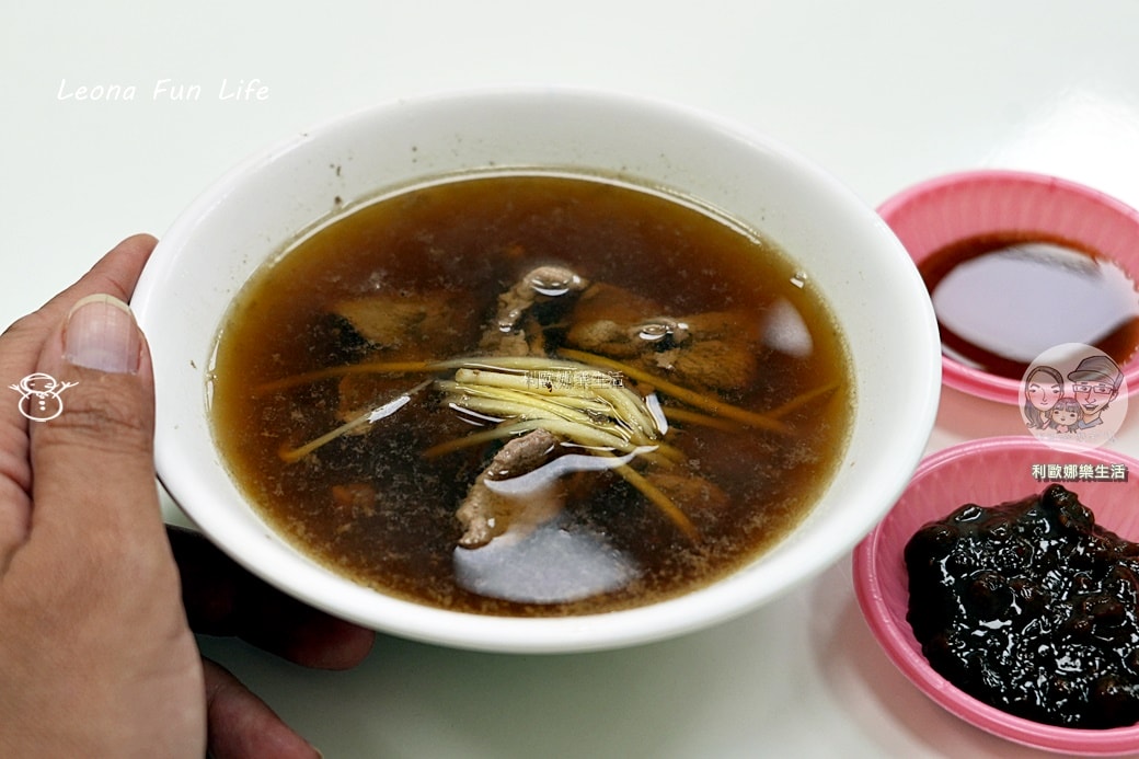 高雄興中夜市美食|羊家號羊肉1975-在地人帶路必嚐,大火爆炒羊肉燴飯、甘醇羊肉湯免費續! - 第14張圖 高雄興中夜市美食|羊家號羊肉1975-在地人帶路必嚐,大火爆炒羊肉燴飯、甘醇羊肉湯免費續!