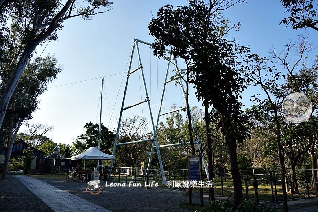 嘉義親子景點｜咩咩上樹萌寵樂園：森林版動物園！挑戰高空滑索、被笑笑羊包圍，故宮南院旁停車超方便