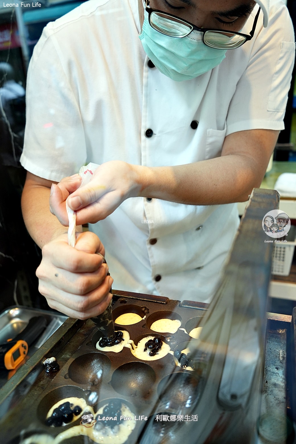 台中永興街美食|滾滾燒雞蛋糕-超萌手工小雞帽老闆，大推爆漿珍奶內餡！