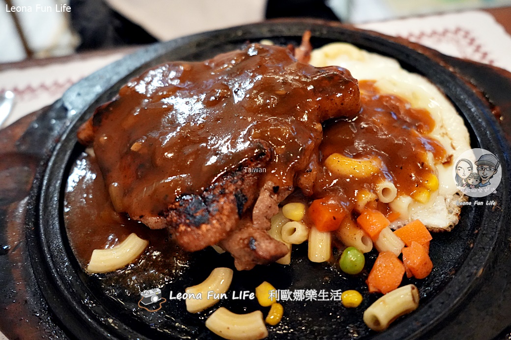 台中太平美食|隨緣牛排館-樹孝商圈30年人氣牛排，附餐超澎湃！單點雙拼一次滿足