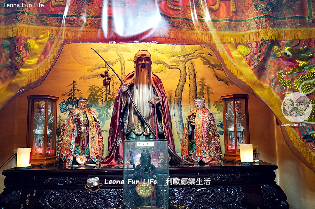 台中拜拜景點|晉封威靈公都城隍廟-壯觀墨玉石獅、十殿閻羅壁畫、二樓觀音金龍池造景,心靈淨化必訪 - 第41張圖 台中拜拜景點|晉封威靈公都城隍廟-壯觀墨玉石獅、十殿閻羅壁畫、二樓觀音金龍池造景,心靈淨化必訪
