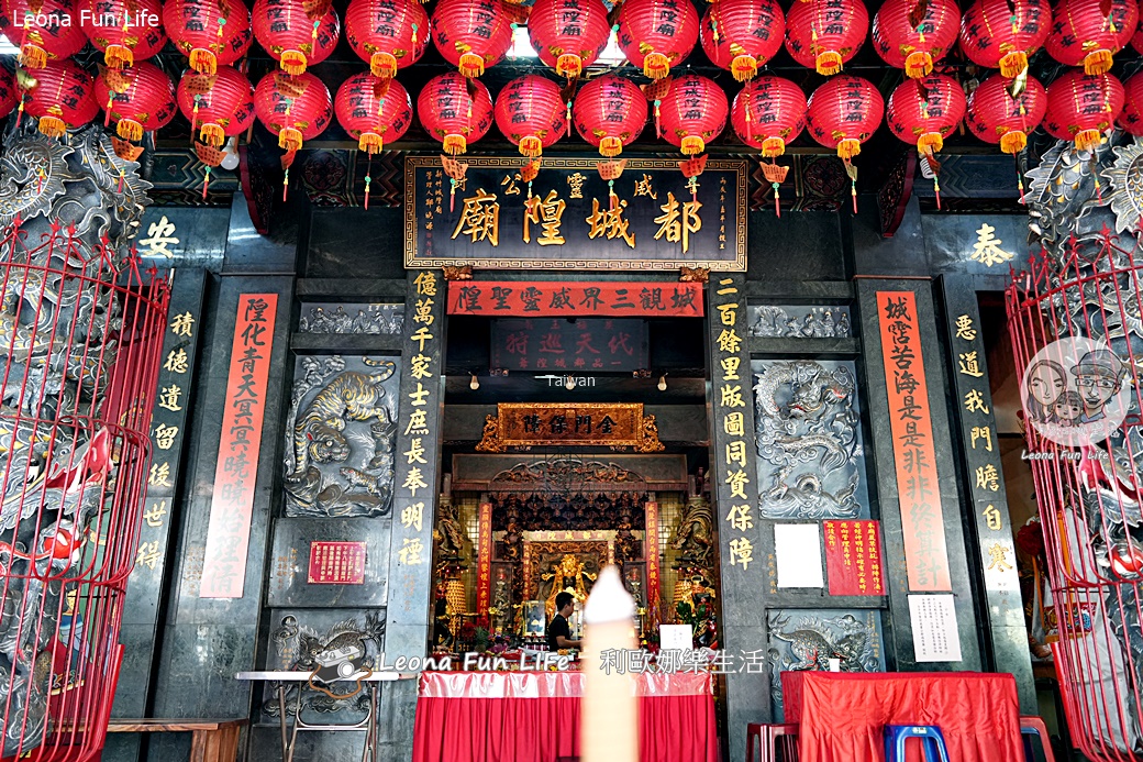 台中拜拜景點|晉封威靈公都城隍廟-壯觀墨玉石獅、十殿閻羅壁畫、二樓觀音金龍池造景,心靈淨化必訪 - 第5張圖 台中拜拜景點|晉封威靈公都城隍廟-壯觀墨玉石獅、十殿閻羅壁畫、二樓觀音金龍池造景,心靈淨化必訪
