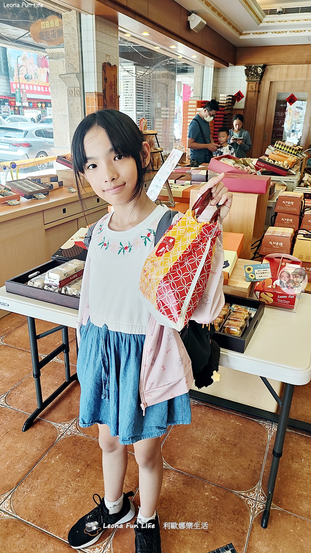 台中舊城區散策｜中區商圈城市生活漫遊：綠川歷史古橋、青草街涼茶、異國超市爆買，再走進必比登名店玩手作越南春捲！