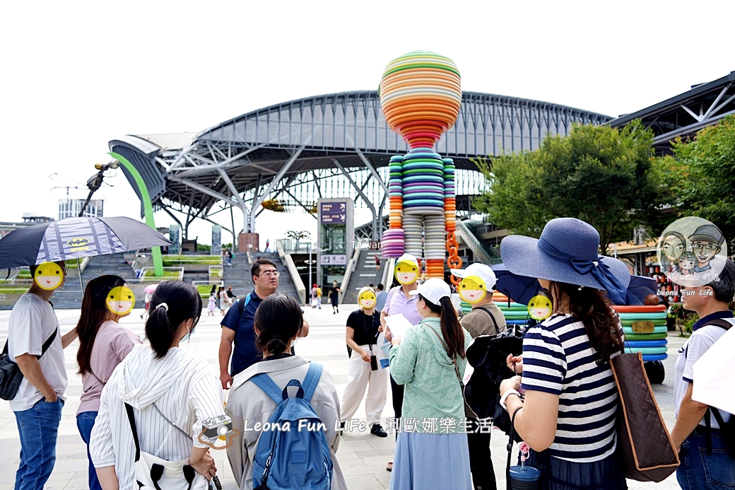 台中舊城區散策｜中區商圈城市生活漫遊：綠川歷史古橋、青草街涼茶、異國超市爆買，再走進必比登名店玩手作越南春捲！