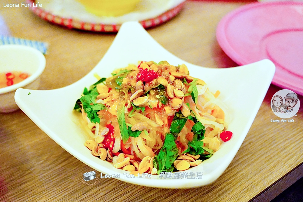 台中中區異國美食｜Hello Vietnam 河內美食-米線拼盤、烤肉串與炸春捲必點，必比登平價美食