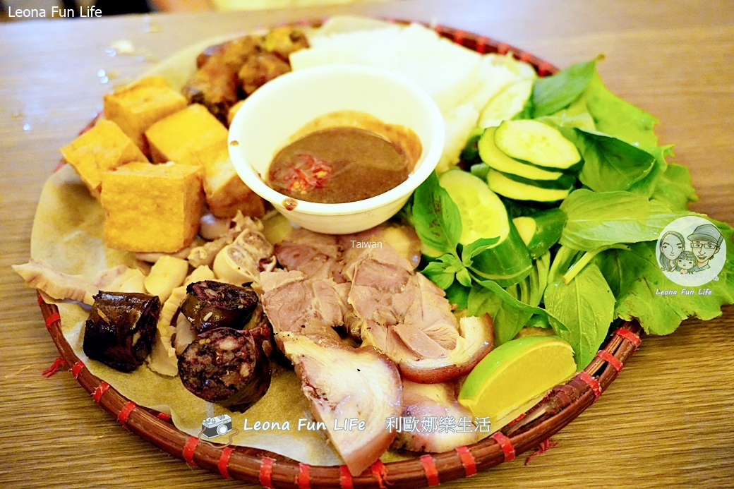 台中中區異國美食｜Hello Vietnam 河內美食-米線拼盤、烤肉串與炸春捲必點，必比登平價美食