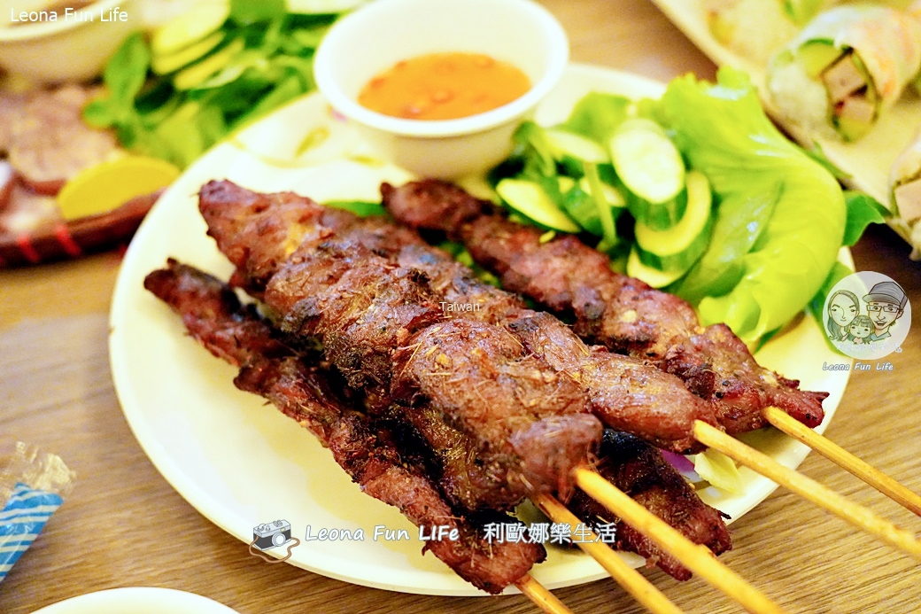 台中中區異國美食｜Hello Vietnam 河內美食-米線拼盤、烤肉串與炸春捲必點，必比登平價美食