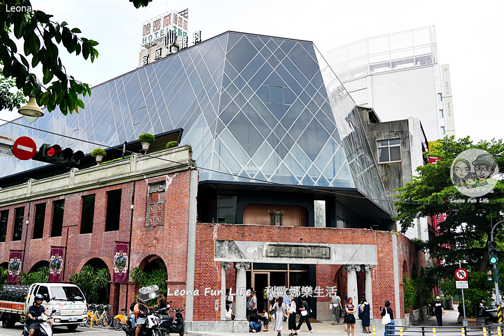 台中舊城區散策｜中區商圈城市生活漫遊：綠川歷史古橋、青草街涼茶、異國超市爆買，再走進必比登名店玩手作越南春捲！