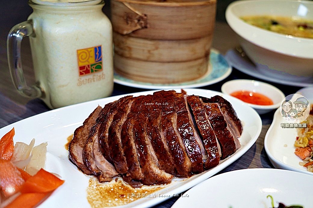 台中東區美食|瀚熙軒茶餐廳-置身博物館吃港點！港式手作創意料理，三人套餐激推櫻桃烤鴨、麟片蔗蝦，親子聚餐一日遊