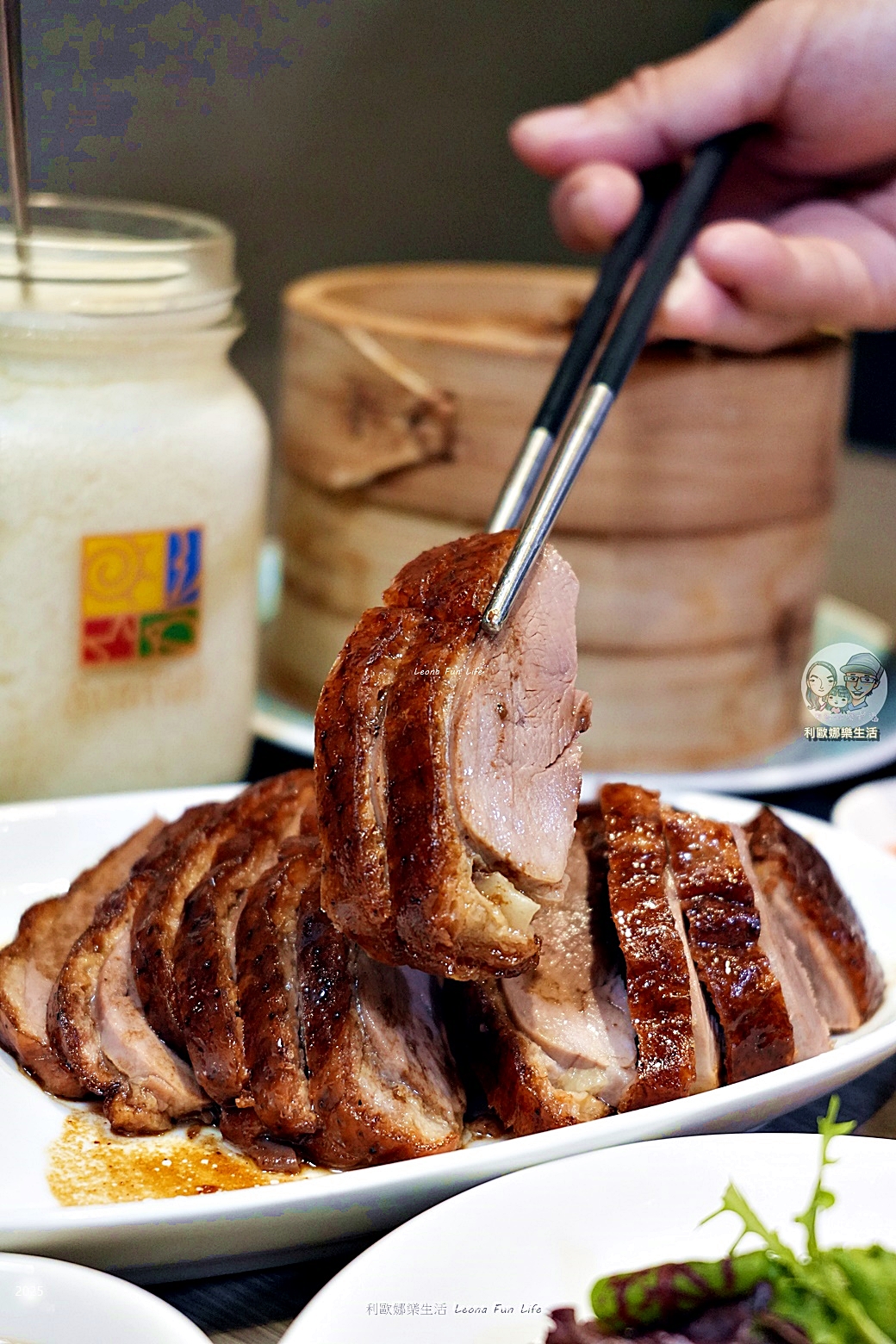 台中東區美食|瀚熙軒茶餐廳-置身博物館吃港點！港式手作創意料理，三人套餐激推櫻桃烤鴨、麟片蔗蝦，親子聚餐一日遊